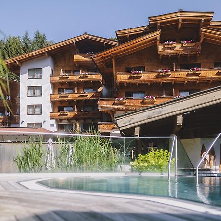 Hotel Die Sonne Saalbach-Hinterglemm Kültér fotó