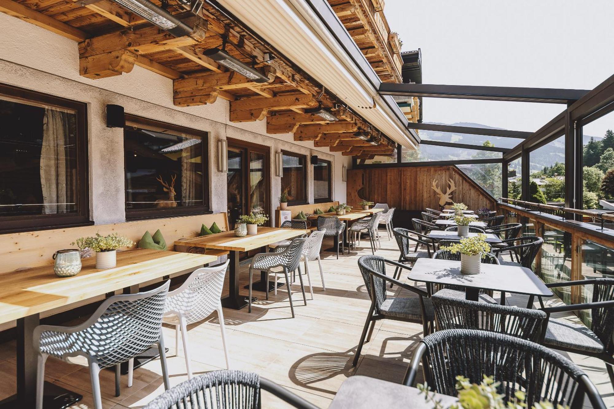 Hotel Die Sonne Saalbach-Hinterglemm Kültér fotó
